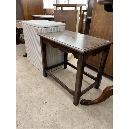 2608 - A LLOYD LOOM LINEN BOX AND A LOW BEECH TABLE