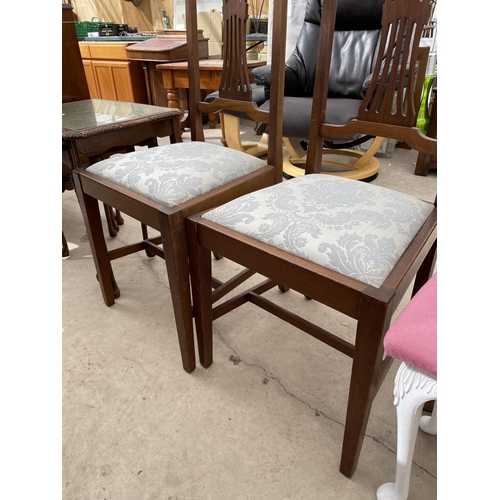 2798 - A PAIR OF EDWARDIAN MAHOGANY BEDROOM CHAIRS