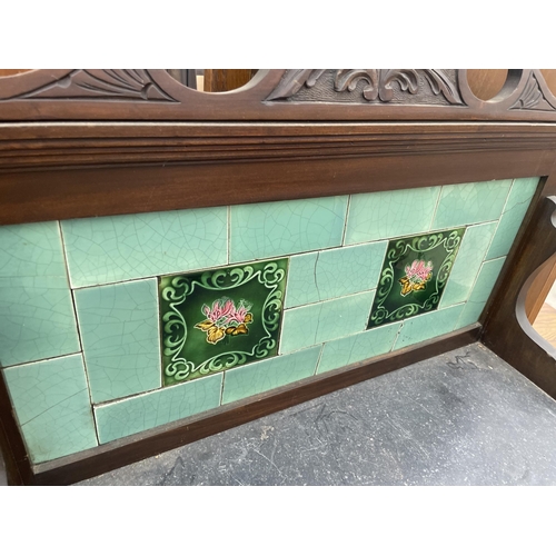 2860 - A LATE VICTORIAN MARBLE TOP WASHSTAND WITH TILED GALLERY TOP, 36