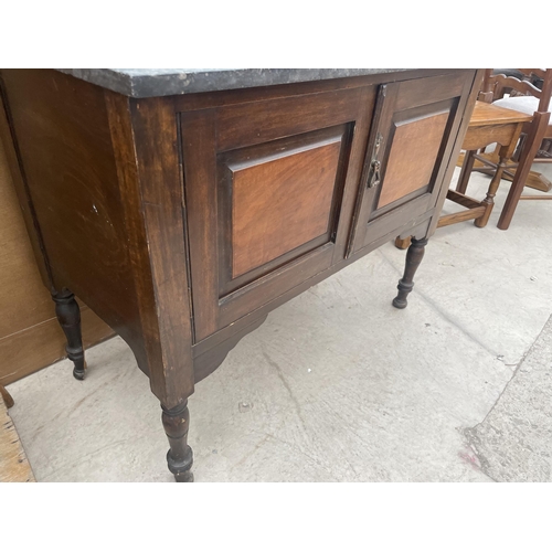 2860 - A LATE VICTORIAN MARBLE TOP WASHSTAND WITH TILED GALLERY TOP, 36