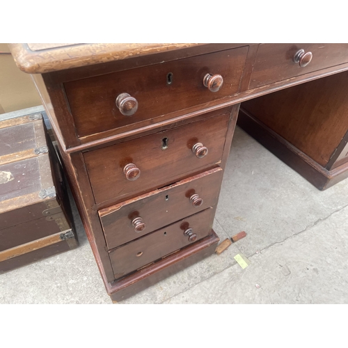 2867 - A VICTORIAN MAHOGANY TWIN PEDESTAL DESK ENCLOSING SIX DRAWERS AND ONE CUPBOARD, 54X30