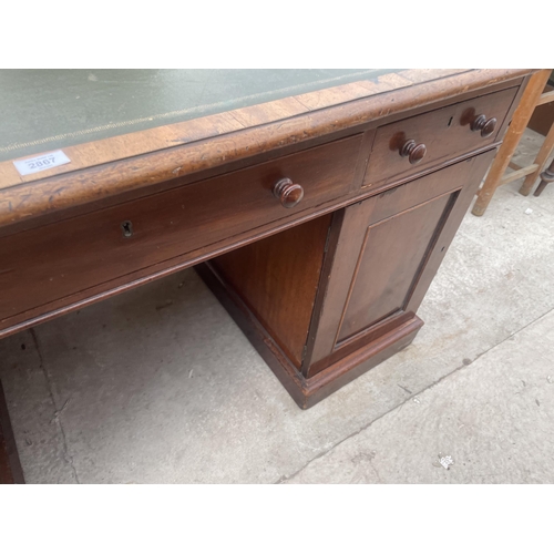 2867 - A VICTORIAN MAHOGANY TWIN PEDESTAL DESK ENCLOSING SIX DRAWERS AND ONE CUPBOARD, 54X30