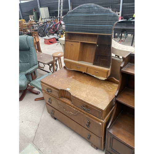 2929 - A MID 20TH CENTURY OAK DRESSING CHEST