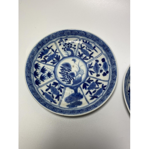 302 - A PAIR OF KANGXI PERIOD (1661-1722) CHINESE BLUE AND WHITE PORCELAIN PLATES, ARTEMESIA LEAF MARK TO ... 