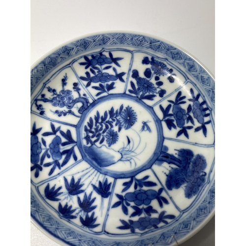 302 - A PAIR OF KANGXI PERIOD (1661-1722) CHINESE BLUE AND WHITE PORCELAIN PLATES, ARTEMESIA LEAF MARK TO ... 