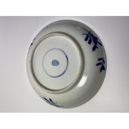 302 - A PAIR OF KANGXI PERIOD (1661-1722) CHINESE BLUE AND WHITE PORCELAIN PLATES, ARTEMESIA LEAF MARK TO ... 