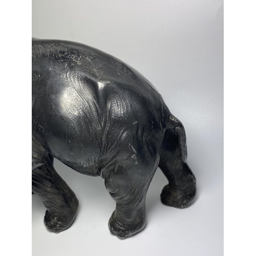 314 - AN EARLY 20TH CENTURY JAPANESE METAL MODEL OF AN ELEPHANT, 20 X 27CM