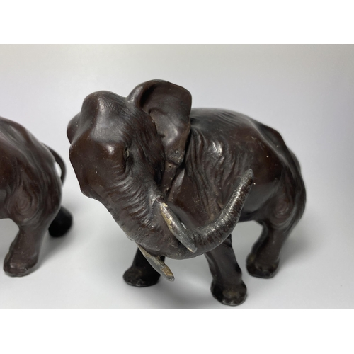 315 - A PAIR OF EARLY 20TH CENTURY JAPANESE METAL MODELS OF ELEPHANTS, 10 X 14CM