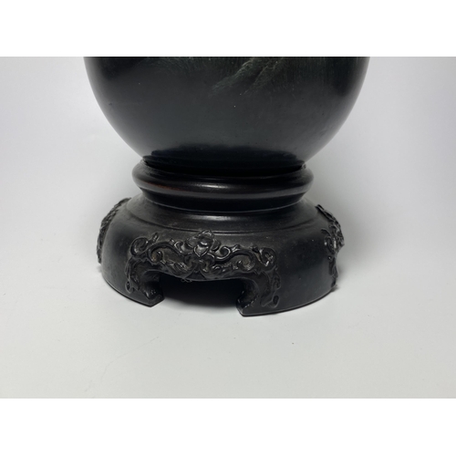 316 - A MID 20TH CENTURY CHINESE FUZHOU BLACK LACQUERED GILT DESIGN VASE ON STAND, HEIGHT 29CM