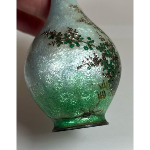 321 - A JAPANESE GINBARI MEIJI PERIOD (1868-1912) GREEN ENAMEL VASE DECORATED WITH A BIRD & FLORAL DESIGN,... 