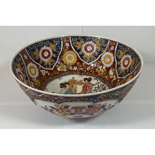 326 - A 1980'S ORIENTAL FLORAL ENAMEL BOWL WITH SIX CHARACTER MARK TO BASE, DIAMETER 25CM