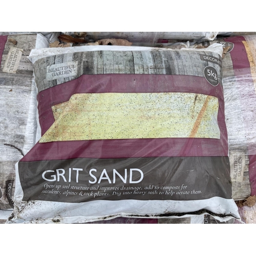 146 - TWENTY FOUR 5KG BAGS OF GRIT SAND NO VAT