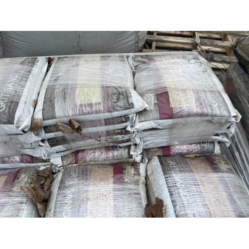 150 - TWENTY FOUR 5KG BAGS OF GRIT SAND NO VAT