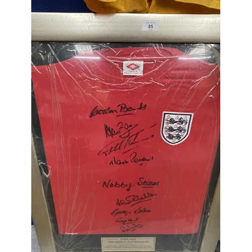 85 - A FRAMED AUTHENTIC 1966 ENGLAND WORLD CUP FOOTBALL SHIRT SIGNED BY GORDON BANKS, GEOFF HURST, JACK C... 