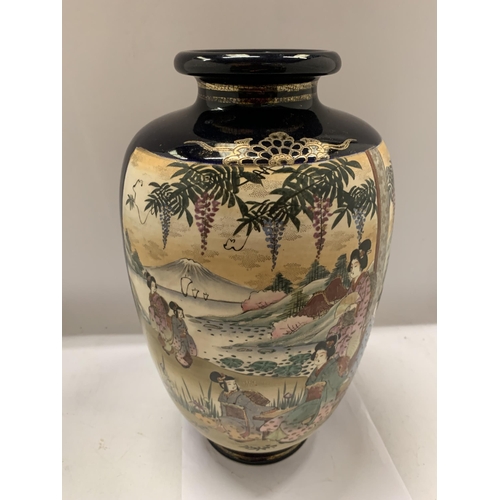 64 - A VINTAGE JAPANESE HAND PAINTED SATSUMA VASE, HEIGHT 38CM