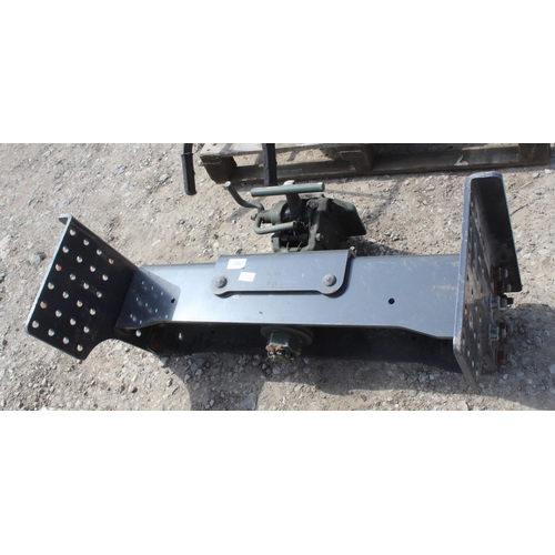 1280 - H. D.  TOWING HITCH  NO  VAT