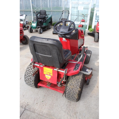 147 - COUNTAX HYDROSTATIC C300H RIDE ON MOWER NO VAT