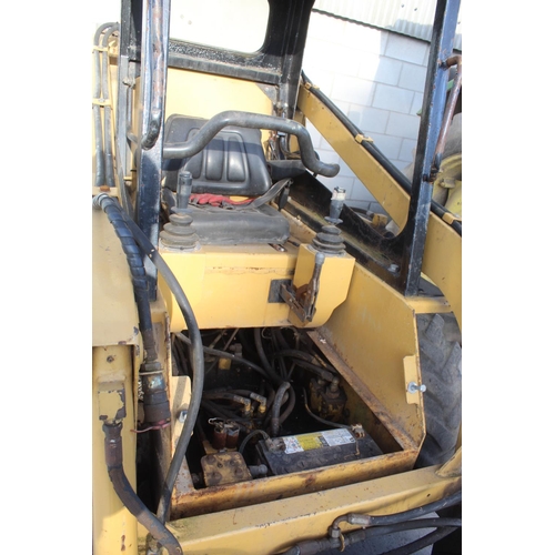 183 - A CATERPILLAR SKID STEER + BUCKET + FORKS SPARES OR REPAIRS + VAT