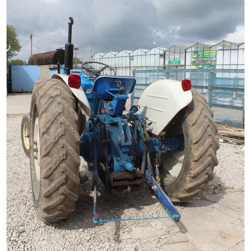 186 - A FORD 4000 TRACTOR RECENT OVERHAUL TO INCLUDE FULL ENGINE REBUILD, NEW CLUTCH, NEW STARTER, DONE 56... 