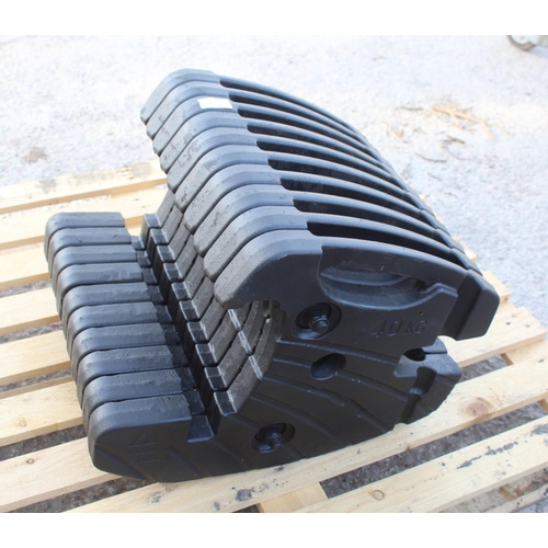 231 - TEN AGCO FRONT WEIGHTS 40 KG - PLUS VAT