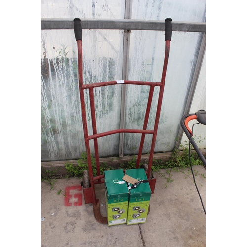 358 - TWO GARDEN LIGHTS / SACK TRUCK - NO VAT