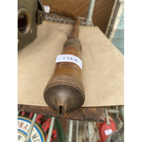 1566 - A VINTAGE WOODEN CRUMHORN WIND INSTRUMENT