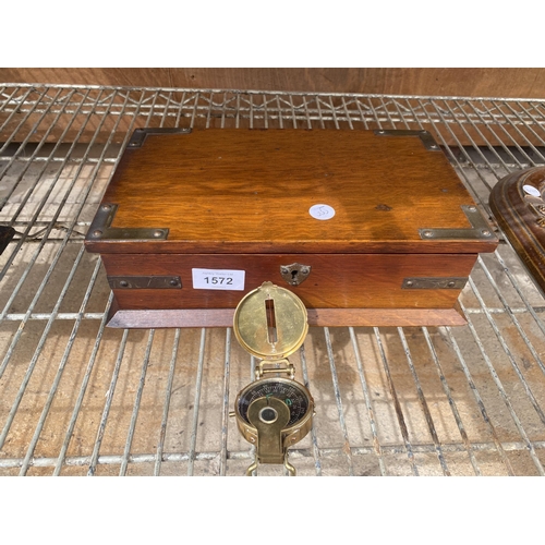 1572 - A VINTAGE WOODEN BOX AND A BRASS COMPASS