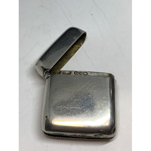 695 - A HALLMARKED BIRMINGHAM SILVER VESTA CASE