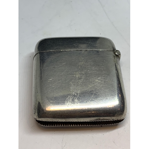 695 - A HALLMARKED BIRMINGHAM SILVER VESTA CASE