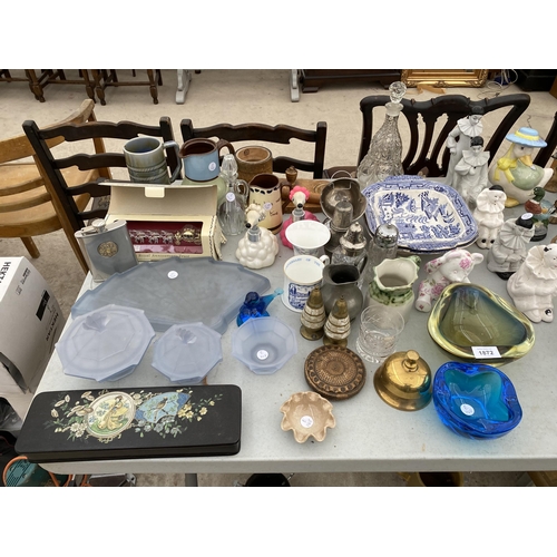 1872 - AN ASSORTMENT OF ITEMS TO INCLUDE SILVER PLATE, CERAMICS AND GLASS WARE ETC