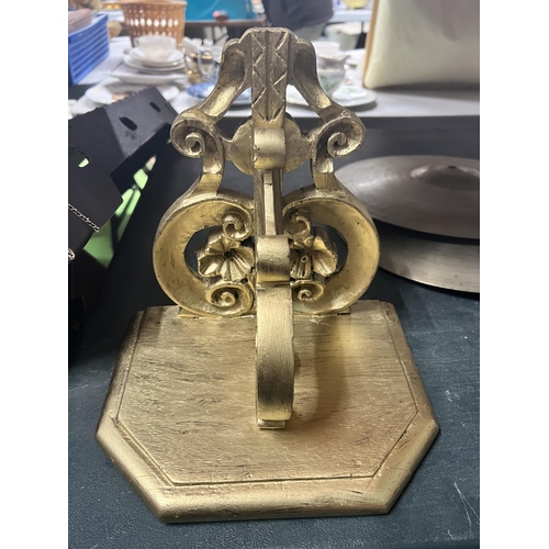 1094 - A GILDED LATE VICTORIAN WALL BRACKET