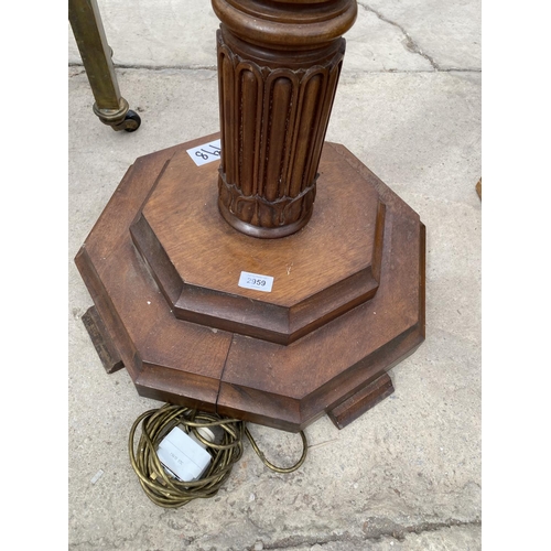 2959 - A MAHOGANY STANDARD LAMP ON TAPERED AND FLUTED COLUMN, ON STEPPED BASE