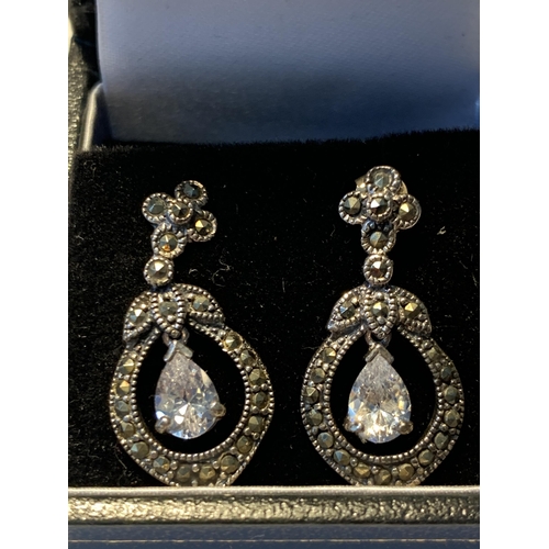 529 - A PAIR OF SILVER AND MARCASITE DROP EARRINGS IN A PRESENTATION BOX