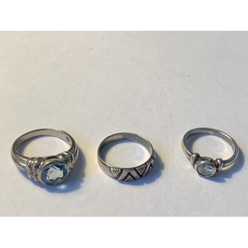 556 - FIVE VARIOUS SILVER RINGS