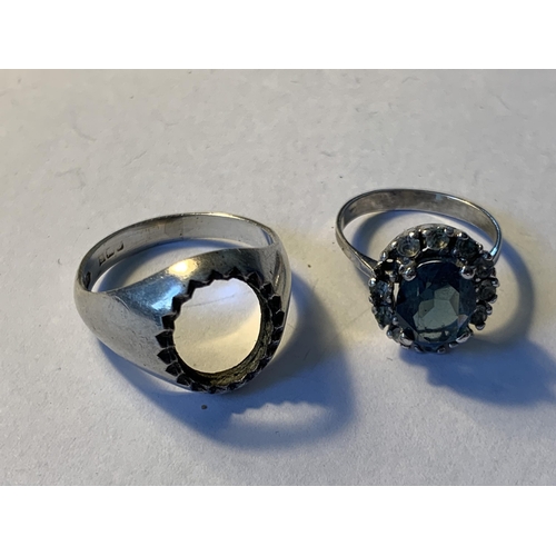 556 - FIVE VARIOUS SILVER RINGS