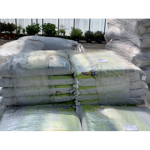 295 - SIXTEEN 5KG BAGS OF PLAY SAND NO VAT