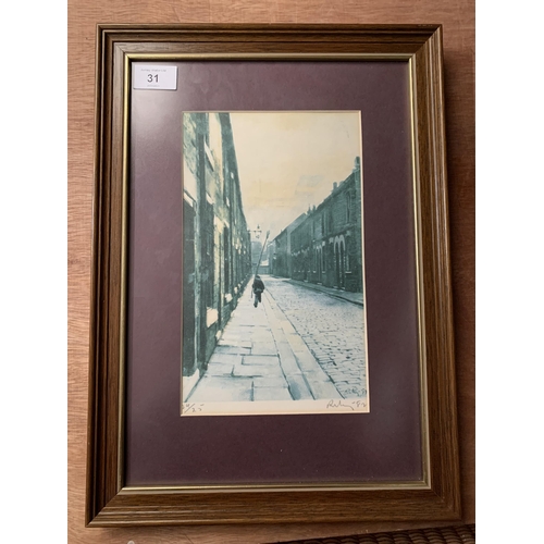 31 - * HAROLD RILEY (BRITISH 1934-2023) - A LIMITED EDITION 24/25 PRINT OF A STREET SCENE, SIGNED AND DAT... 