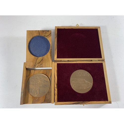 51 - * A CASED PRESENTATION BRONZE MEDAL OF JERUSALEM WITH PLAQUE STATING 'PRESENTED TO CHIEF CONSTABLE C... 