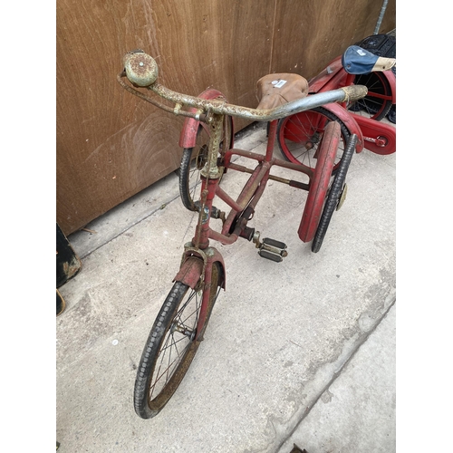 1630 - A VINTAGE 1950'S TRICYCLE