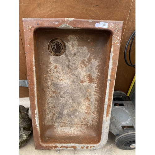 1655 - A VINTAGE SALT GLAZED TROUGH / SINK