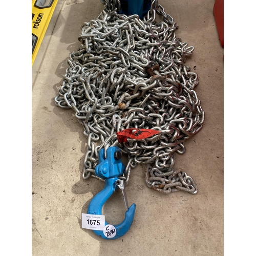 1675 - A LARGE PFAFF 0.5T BLOCK & TACKLE CHAIN AND HOOK