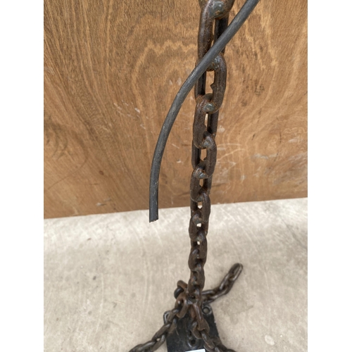 1553 - A VINTAGE STYLE CHAIN DESIGN LAMP/SIGN BRACKET