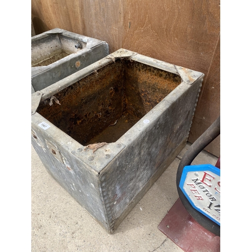 1567 - A VINTAGE GALVANISED TANK PLANTER (59CM x 43CM x44CM)