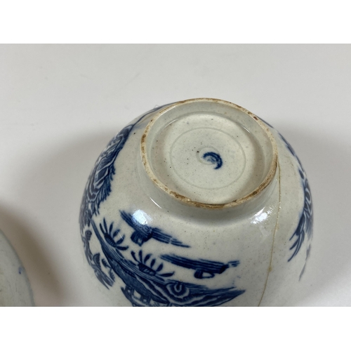 331 - A MID-LATE 18TH CENTURY WORCESTER TEA BOWL WITH CRESCENT MOON MARK, (A/F) TOGETHER WITH MATCHING 18T... 