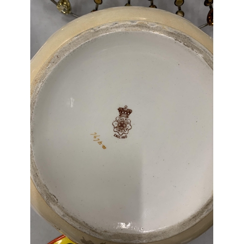 202 - A VINTAGE DOULTON CHAMBER POT