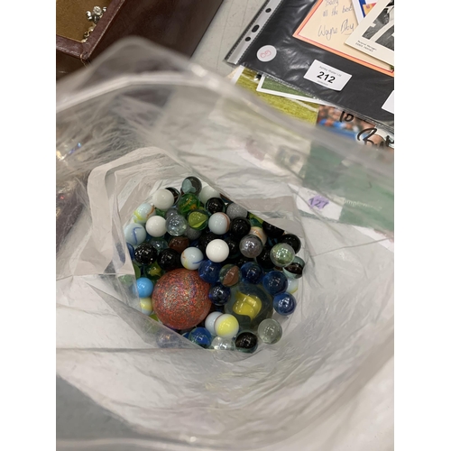 211 - A BAG OF VINTAGE MARBLES