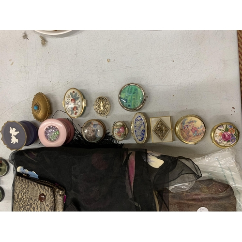 282 - A MIXED GROUP OF VINTAGE PURSES, BAGS, TRINKET BOXES ETC