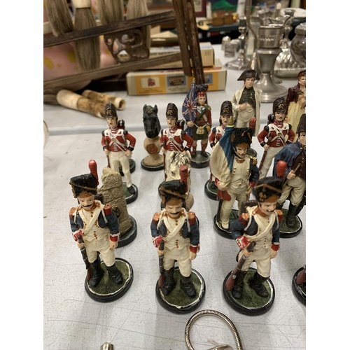 283 - A COLLECTION MILITARY SOLDIER FIGURES