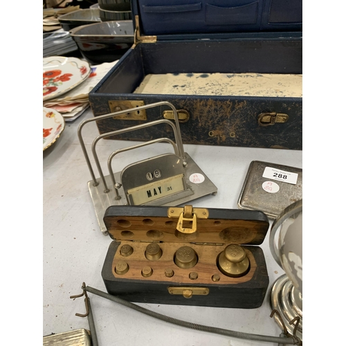 288 - A MIXED LOT TO INCLUDE BRASS WEIGHTS IN BOX, SMALL GLOBE ETC