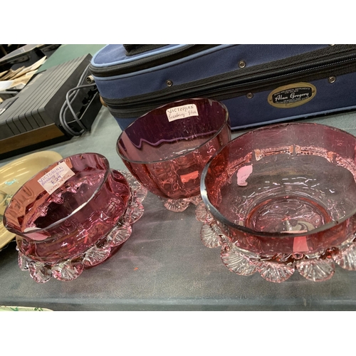 295 - A COLLECTION OF VINTAGE CRANBERRY GLASS BOWLS